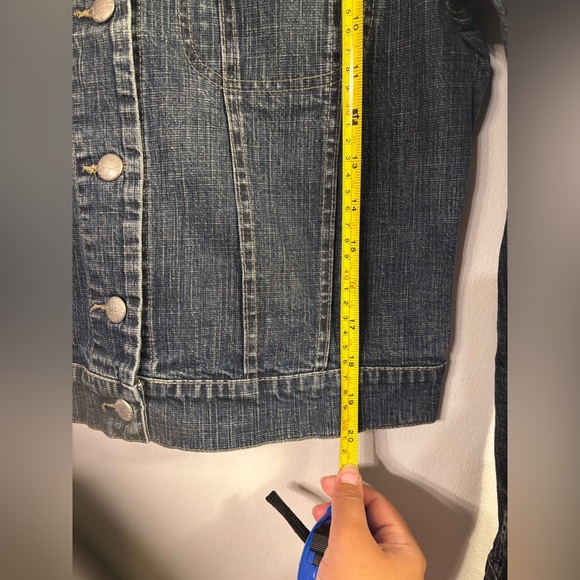 Levi's Classic Blue Jean Jacket - Picture 3 of 7